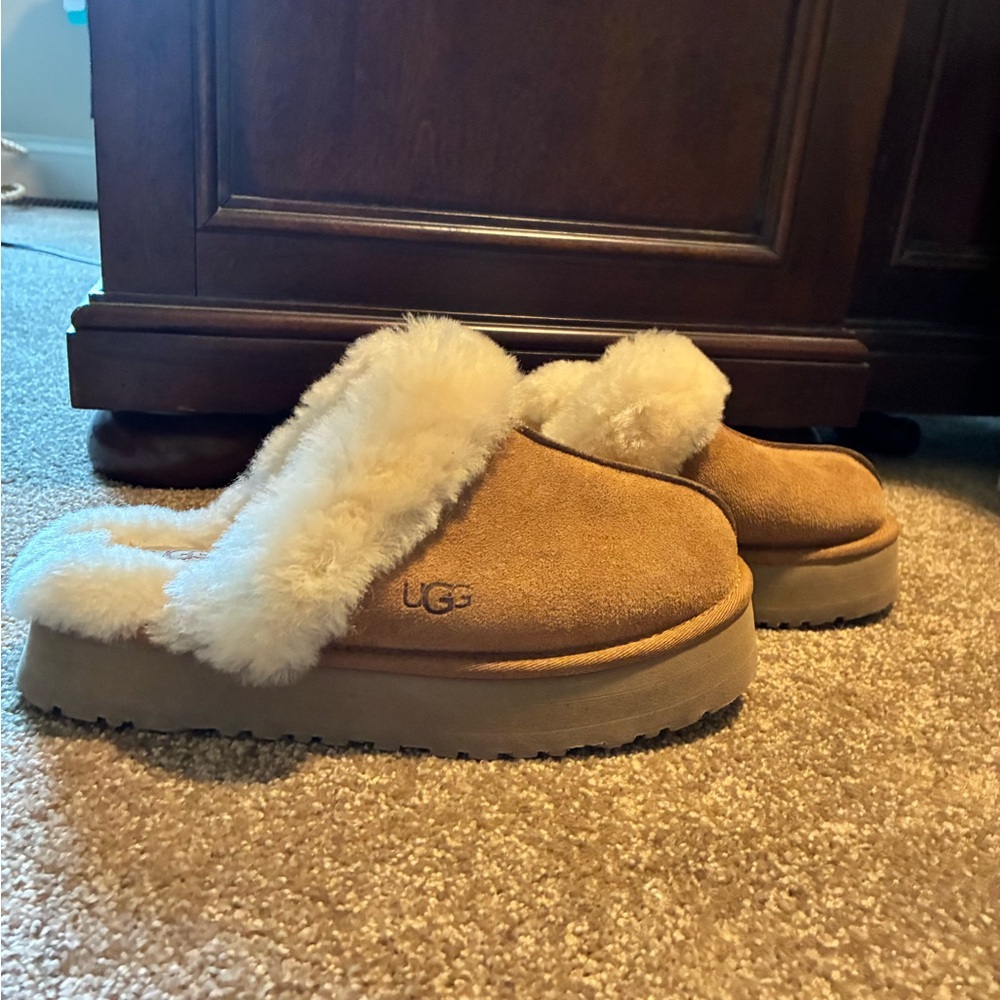 UGG Tan Slippers with Cream Fur Lining